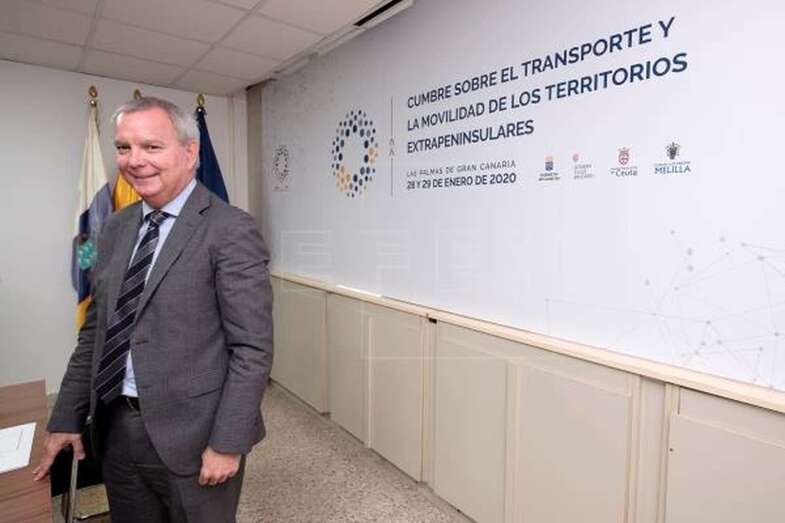 El consejero canario de Obras Públicas y Transportes, Sebastián Franquis (Foto Efe / Ángel Medina G.)